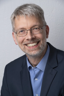 Prof. Dr. Holger Märtens