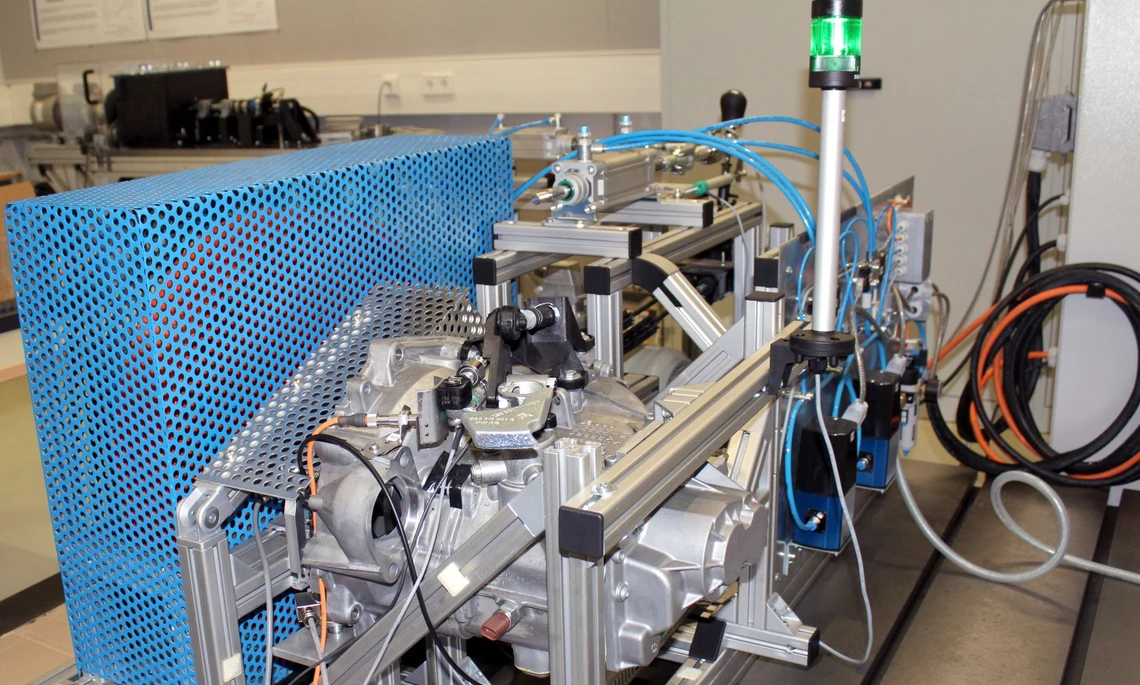 Abbildung des Schaltgetriebeprüfstandes