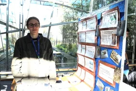 Mit Akribie und Fachwissen überzeugte Pauline Rieger; der Titel ihrer Arbeit lautet "Die stickstofffixierende Wurzelknöllchensymbiose zwischen Rhizobien und Leguminosen" (Foto: THI).