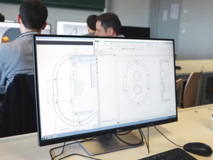 Bildschirm mit geöffnetem CAD Programm 