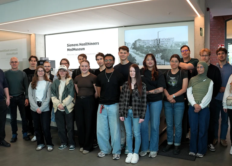 THI students gained fascinating insights during the excursion into the close interaction between Engineering, Computer Science and medical innovation (Photo: THI).