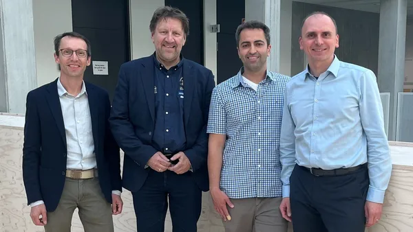 Die Doctoral School gratuliert Friedrich (2. v. re. im Bild), seinem Betreuer  Prof. Dr.-Ing. Wolfgang Utschick von der TU München (2. v. li. im Bild) und seinem Betreuer Prof. Dr.-Ing. Michael Botsch von der TH Ingolstadt (re. im Bild) sowie dem Vorsitzenden der Prüfungs-kommission Prof. Dr.-Ing. Markus Becherer von der TU München (li. im Bild) von Herzen. 