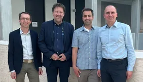 Die Doctoral School gratuliert Friedrich (2. v. re. im Bild), seinem Betreuer  Prof. Dr.-Ing. Wolfgang Utschick von der TU München (2. v. li. im Bild) und seinem Betreuer Prof. Dr.-Ing. Michael Botsch von der TH Ingolstadt (re. im Bild) sowie dem Vorsitzenden der Prüfungs-kommission Prof. Dr.-Ing. Markus Becherer von der TU München (li. im Bild) von Herzen. 