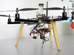 Bild einer Drohne im Labor