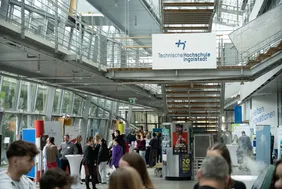 Hunderte Besucherinnen und Besucher informierten sich über das An-gebot der THI (Foto: THI).