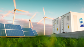 Symbolbild erneuerbare Energien mit Windrädern