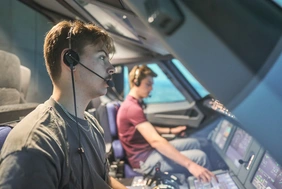 Von der Flugführung bis zur künstlichen Intelligenz: Der neue Masterstudiengang bereitet auf die Entwicklung intelligenter Flugsysteme der Zukunft vor (Foto: Anna Schroll/THI).