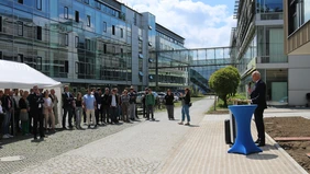 Großes Interesse am neuen Gebäude: Studierende und Mitarbeitende nutzten die Gelegenheit, den Cube zu besichtigen (Foto: THI).