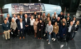 Wo Wirtschaft und Wissenschaft zusammenkommen: Bei „KMU meets THI“ diskutierten die Teilnehmenden die neuesten Entwicklungen aus ihren jeweiligen Bereichen (Foto: Rebecca Färber-Engelhardt).