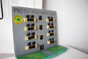 Überzeugendes Projekt: ein Balkonkraftwerk für die Schule (Foto: THI).