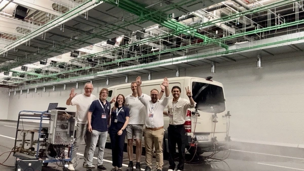 Professor Werner Huber, Letícia Cristofoli, Thomas Hempen, Bernhard Killermann, Jakob Reckenzaun und Nigel Bruce (v.l.n.r.; THI, AVL und SETLabs/Foto: THI).