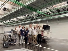 Professor Werner Huber, Letícia Cristofoli, Thomas Hempen, Bernhard Killermann, Jakob Reckenzaun und Nigel Bruce (v.l.n.r.; THI, AVL und SETLabs/Foto: THI).