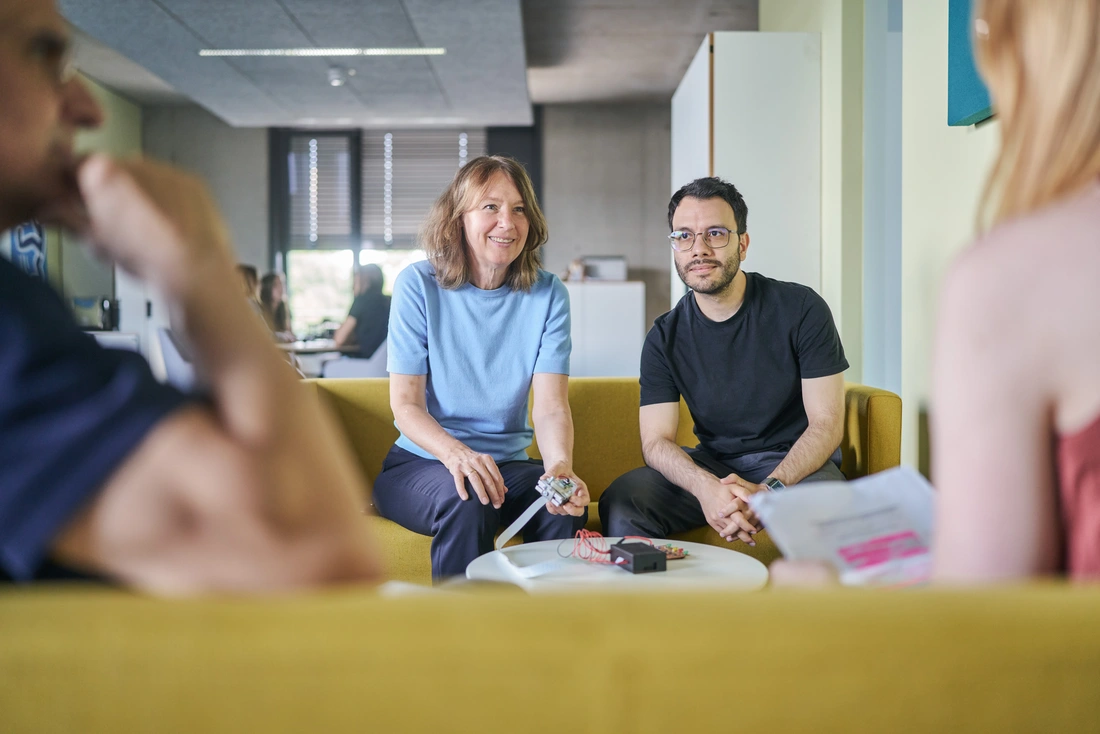 Professoren, Betreuer und wissenschaftliche Mitarbeiter tauschen sich zu Möglichkeiten einer kooperativen Promotion an der THI aus.