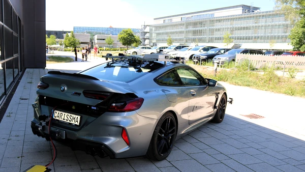 Versuchsfahrzeug für die Sicherheitsforschung: Bei CARISSMA werden Technologien entwickelt und getestet, die Unfälle verhindern und Unfallfolgen verringern sollen (Foto: THI).