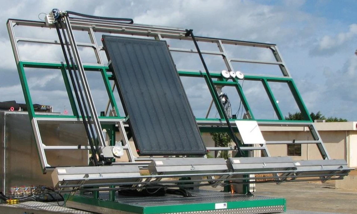 Solar-Tracker auf dem Hochschuldach