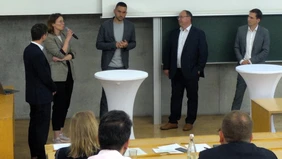 Beim Thema Wasserstoff kamen Fachleute aus der Region an der THI zu einem spannenden Austausch zusammen (Foto: THI).