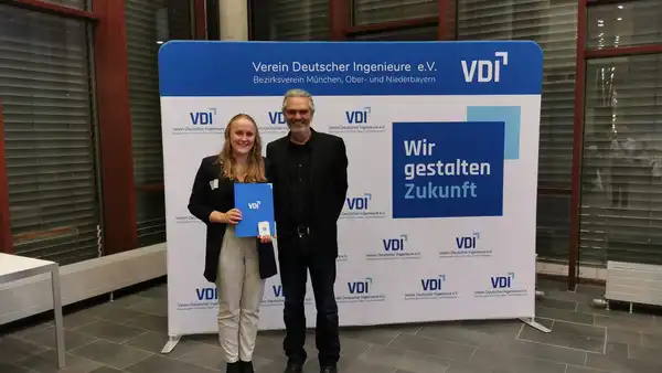 Award winner Cornelia Braun and her supervisor Professor Erik Schneider (Photo: THI).