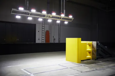 Gelber Crashblock in Carissmahalle